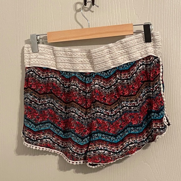 Multicolored Summery Short Shorts - Picture 2 of 3